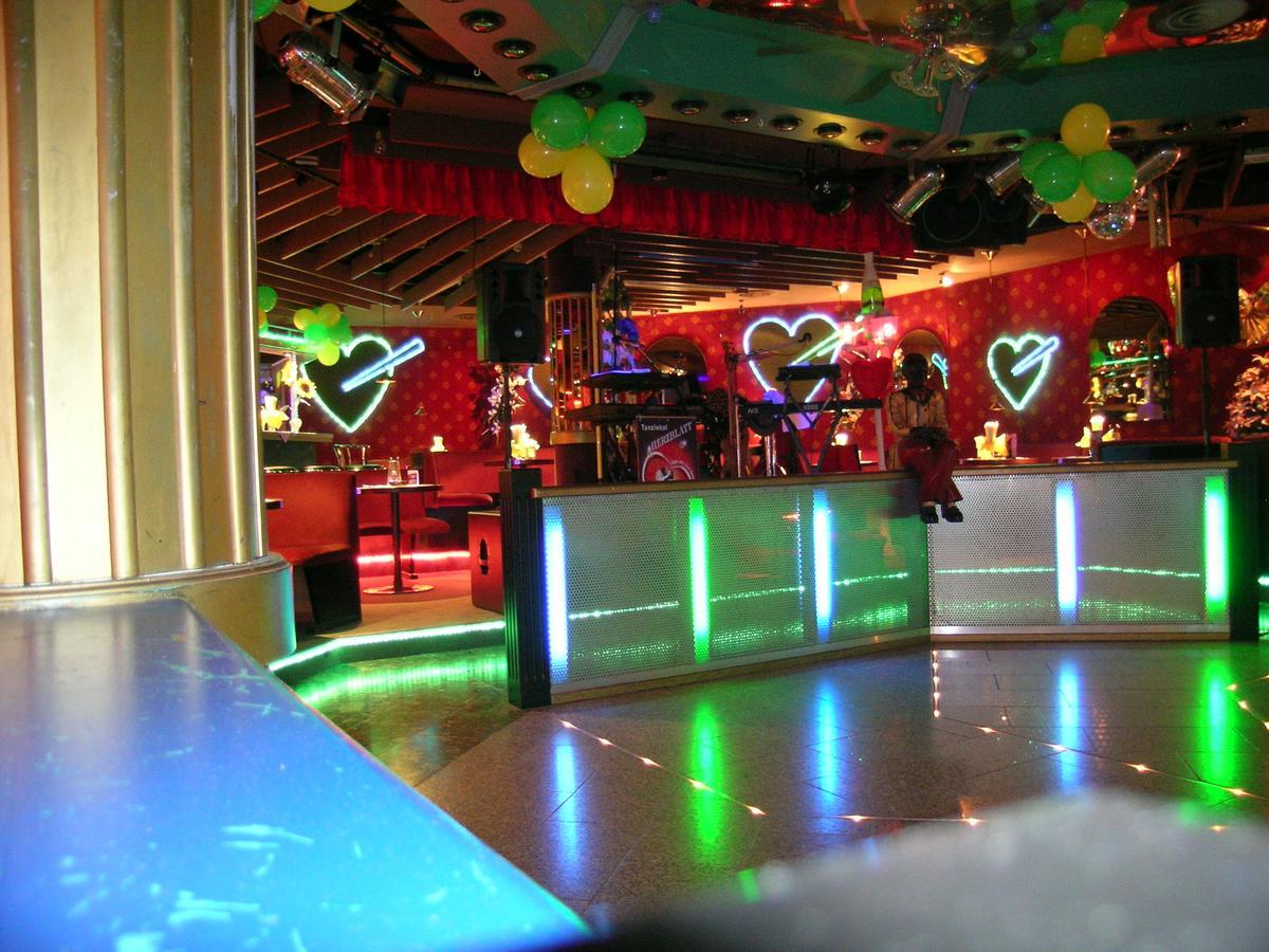 Sport Und Tagungshotel Kenzingen Ngoại thất bức ảnh